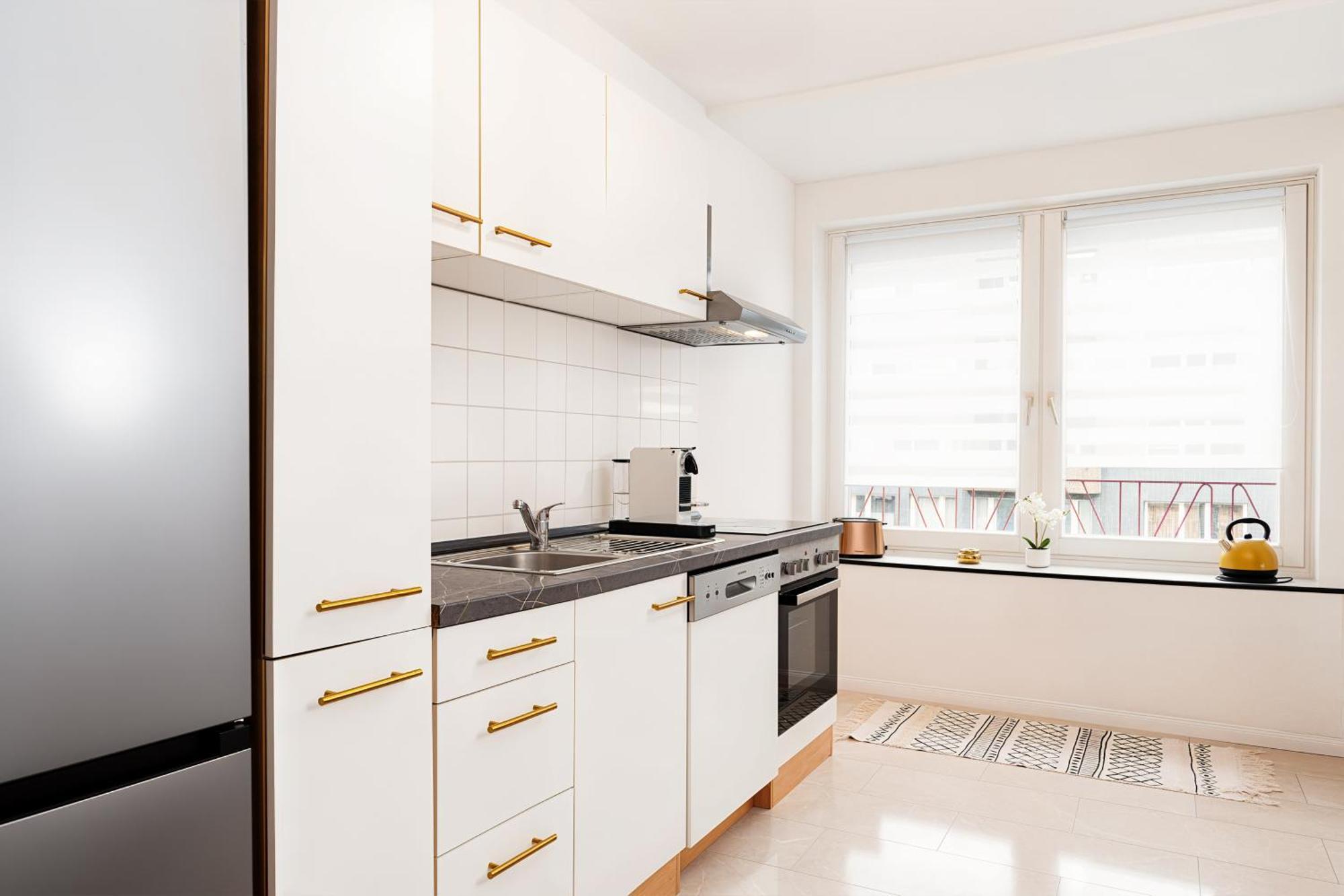 Smart Home - Essen - Perfect For 5 Guests! Central - Balcony - Netflix - Free Parking Zone 外观 照片