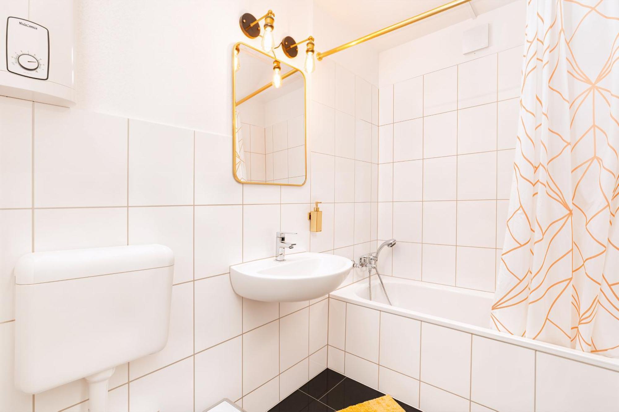 Smart Home - Essen - Perfect For 5 Guests! Central - Balcony - Netflix - Free Parking Zone 外观 照片